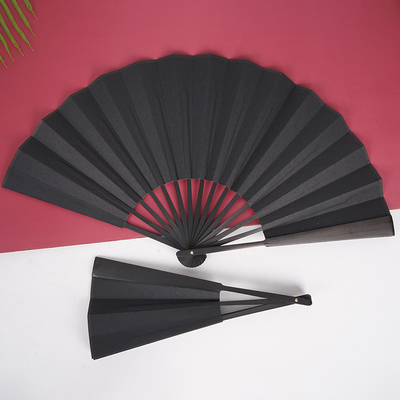 Design tradicional chinês de leque dobrável de bambu pintado à mão