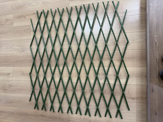 Melhore a privacidade e o estilo do jardim: expansão sustentável de rolos de vedação de bambu