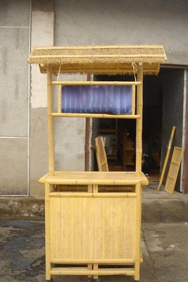 Cadeiras de bambu bebendo de Tiki Bar With Bottle Rack da praia de bambu com apoio traseiro