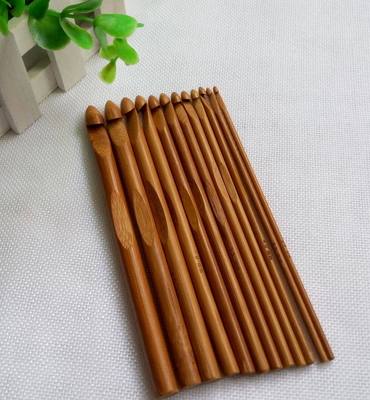 8 partes as agulhas de crochê de bambu de madeira de 1mm a de 2.75mm ajustaram agulhas de confecção de malhas Handcrafted