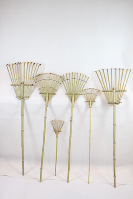 Ancinho de bambu feito a mão 1.40m 12 dentes para a lavagem seca e o jardim das folhas que limpam ancinhos de jardim naturais