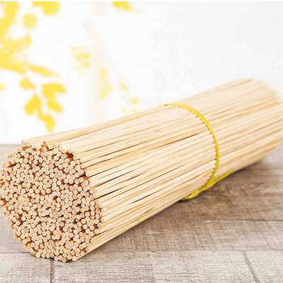 o bambu longo do assado de 40cm cola os espetos de bambu do grande ASSADO
