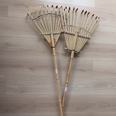 O gramado de bambu de pouco peso do jardim do ancinho de Gress monta rapidamente o ancinho 32cm da folha