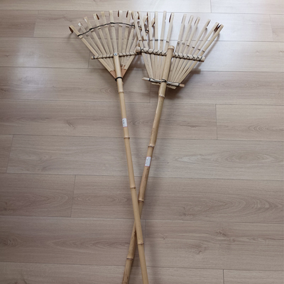 O gramado de bambu de pouco peso do jardim do ancinho de Gress monta rapidamente o ancinho 32cm da folha