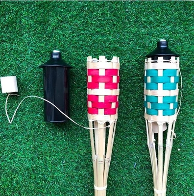 Cartucho de bambu do óleo do metal de Tiki Torches With Refillable Weaving da decoração de Dia das Bruxas