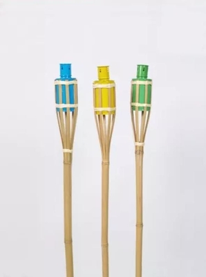 Tocha Tiki de bambu natural com suporte de mecha de metal preto para decoração exterior