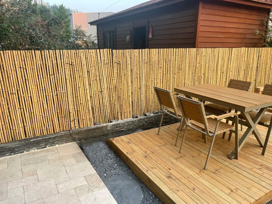 Rolo de cerca de bambu natural à prova d'água e durável para jardim e paisagismo